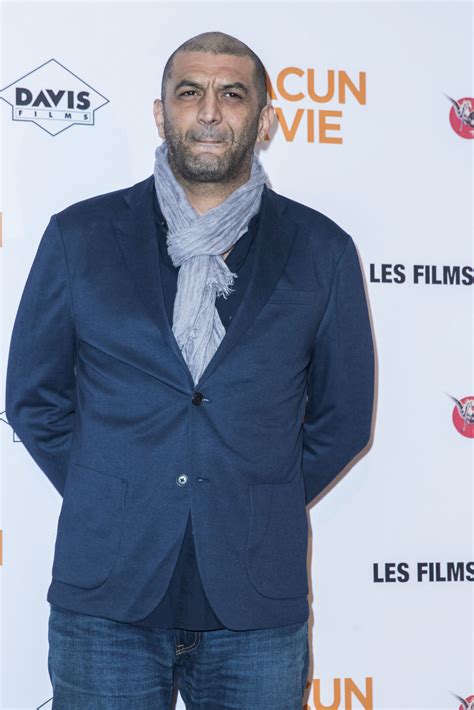 photo ramzy bedia lors de lavant premiere du film chacun sa vie au