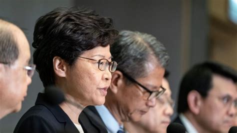 Carrie Lam invoca ley de emergencia para prohibir las máscaras en medio