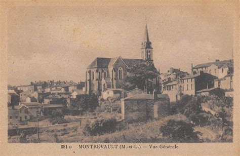 Rochecorbon Le Chateau de la Tour et la Vue générale Est à Rochecorbon