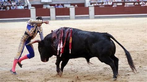 Feria De San Isidro Adame Sorprende Al Toreo Moderno Y Se Lleva Una