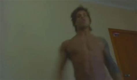 Zyzz Dance Zyzz Dance Muzz Discover Share GIFs Dancing