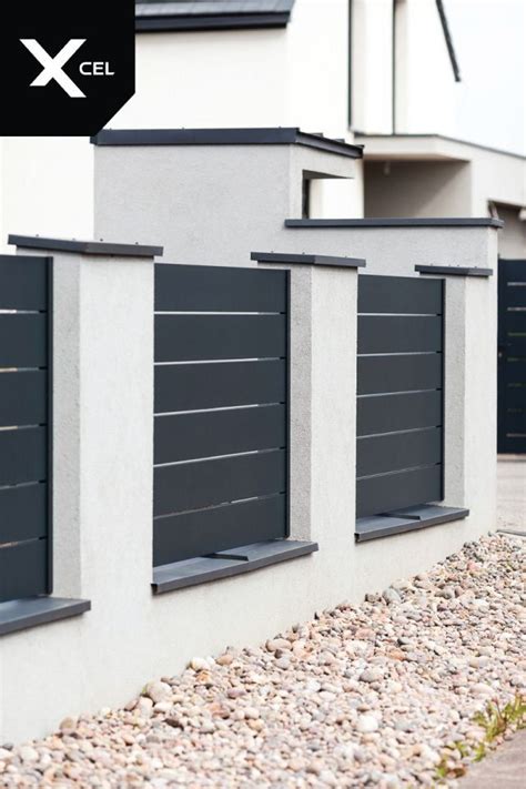 Minimalist Fence By Xcel Dark Aluminum Horizon Massive Profiles And