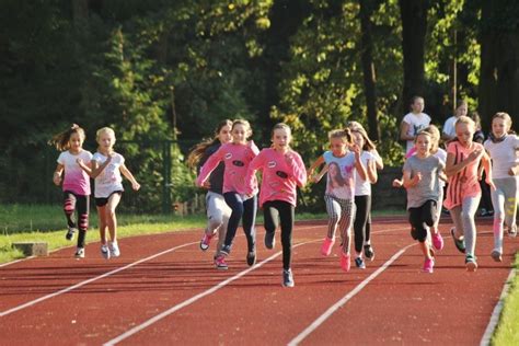 Lekkoatletyczne Czwartki Szko A Podstawowa Im Por Tadeusza Janeczko