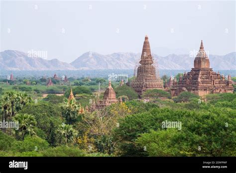 temples of bagan in myanmar Stock Photo - Alamy