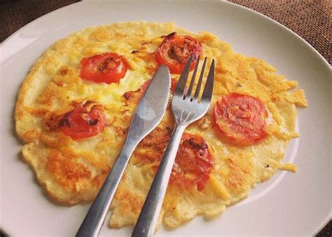 De Eiwitrijke Power Omelet Met Tomaat En Kaas Bevat 26 5 Gr Eiwit