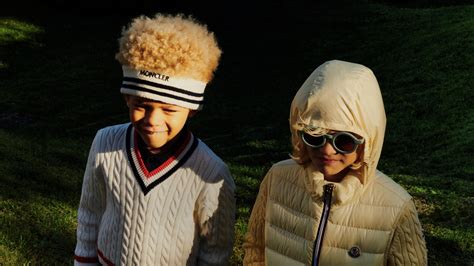 Moncler Deutscher Online Shop: Daunenjacken und Kleidung