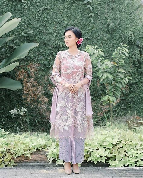 Model Kebaya Brokat Lengan Panjang / √ 30+ Model Kebaya Brokat Modern ...