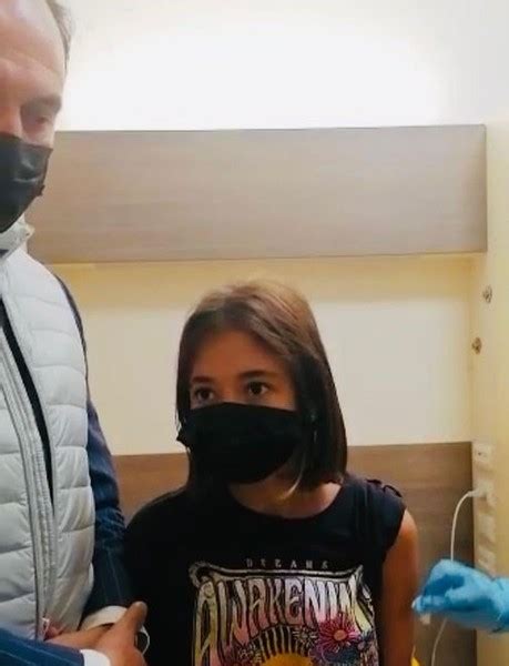 Cirio Posta La Foto Del Figlia Vaccinata I No Vax Insorgono I