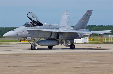 164240 F A 18C VFC 12 AF 41 NAS Oceana Airshow 2019 Flickr