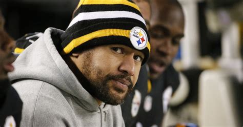 Former USC safety Troy Polamalu is sidelined because of a knee injury ...