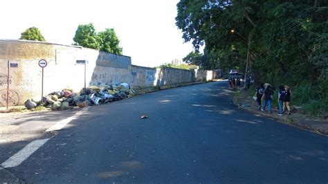 Moradores Reclamam De Descarte Irregular De Lixo No Bairro Campos Em