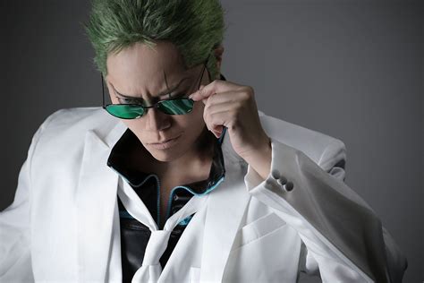 Pirate Hunter Roronoa Zoro One Piece Cosplay