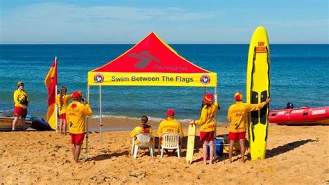 Flags Raised To Mark Return Of Volunteer Surf Lifesaving Patrols Daily Telegraph