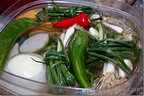 Korean Cuisine: Dongchimi (Daikon) Kimchi - (동치미 김치)