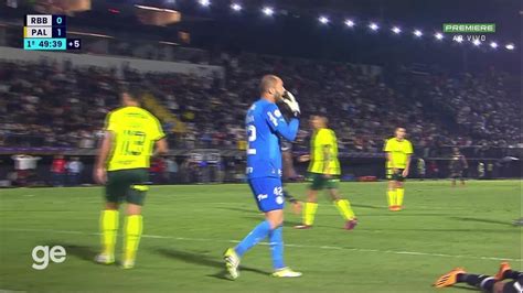 Aos 49 min do 1º tempo chute dentro da área para fora de Vitinho do