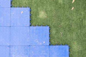 How To Put Patio Furniture On Grass Safe Ways The Backyard Pros