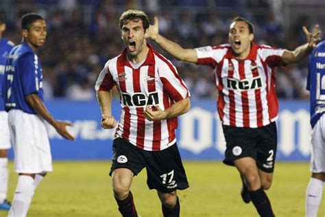 Estudiantes X Cruzeiro - Estudiantes derrota Cruzeiro, silencia o Mineirão lotado e conquista a ...