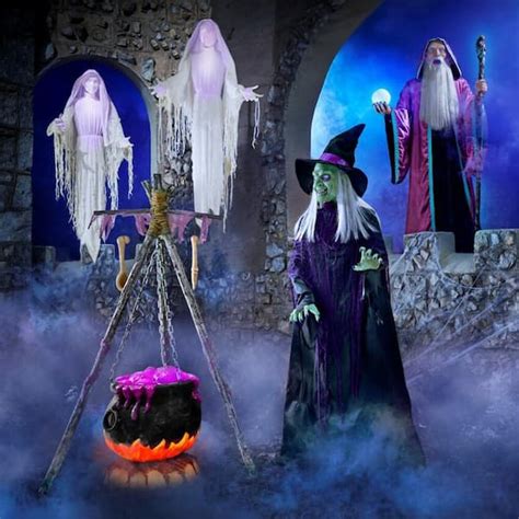 Home Accents Holiday 6 Ft Animated Standing Witch Halloween Animatronic K