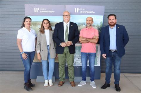 Grupo IberoPistacho De Manzanares Es Una Empresa Apegada A La Tierra