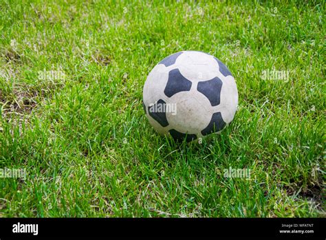 Pallone Da Calcio Immagini E Fotografie Stock Ad Alta Risoluzione Alamy