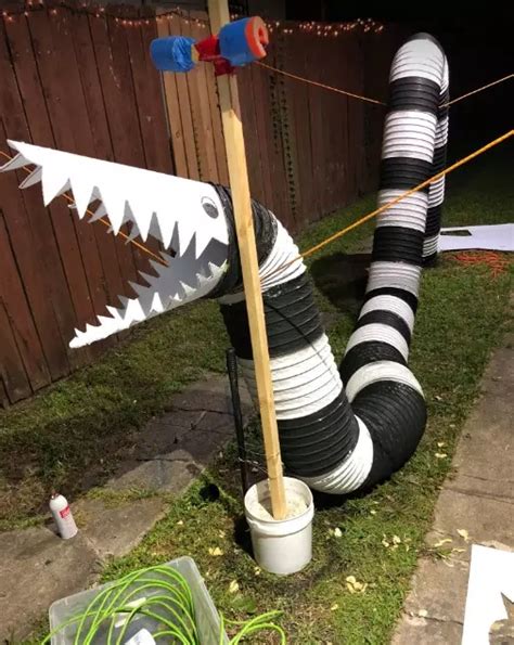 Beetlejuice Sandworm Lawn Decorations Munchkins Planet