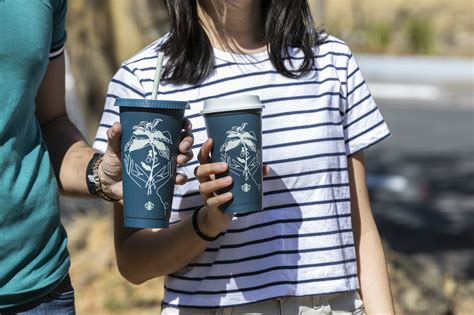 Starbucks M Xico Celebra El D A De La Tierra Con Vasos Reutilizables