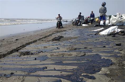 Siaga Tumpahan Minyak Di Teluk Jakarta