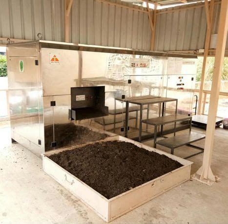 The automatic composting machine processes the materials in batches and is left to be cured in ...