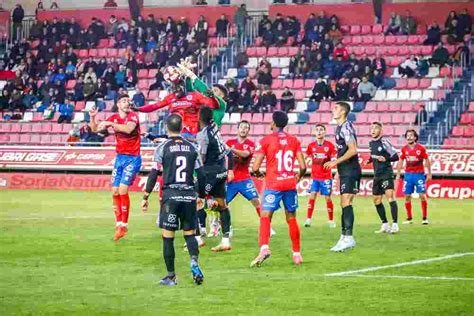 Fútbol Segunda Federación El Numancia fleta un tercer autobús para