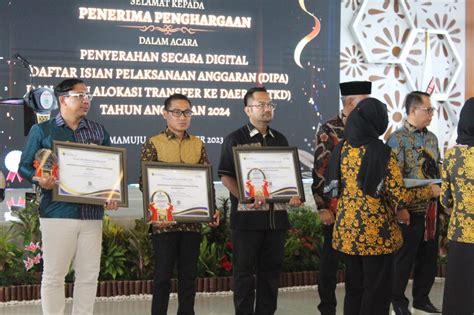 Kemenkumham Sulbar Raih Penghargaan Prestisius Pada Acara Penyerahan