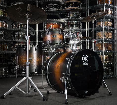 Yamaha Live Custom Kit Uzu Earth Sunburst Graham Russell Drums