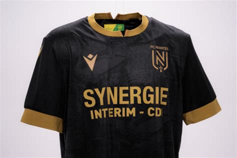 FC Nantes le nouveau maillot extérieur du club se dévoile en images