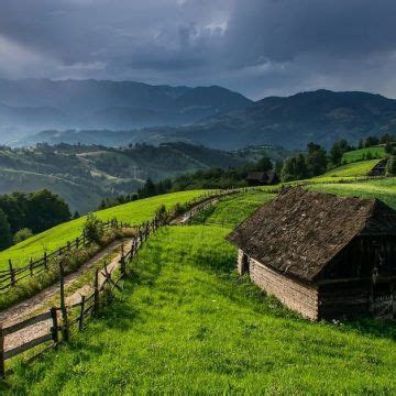 Cum Puteti Ajunge La Cascada Cu Apa Termala Toplita Mountain