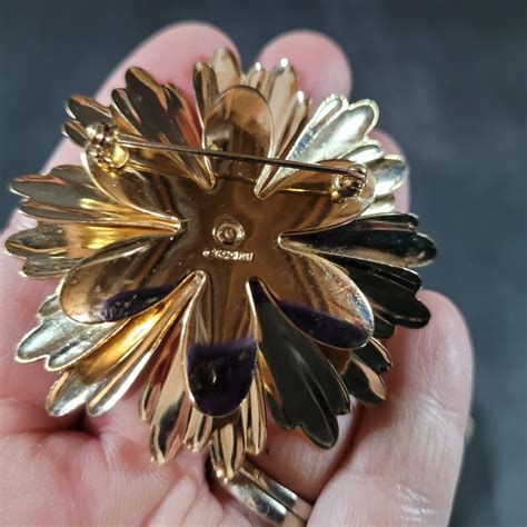 Sarah Coventry Daisy Sunflower Gold Tone Brooch Pin Gem