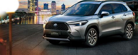 Nuova Toyota Corolla Cross La Versione Suv In Italia Video Motorbox