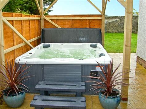 The Meadows, Pentraeth - Isle of Anglesey - Wales : Hot Tub Getaways, Hot Tub Cottages, Hot Tub ...