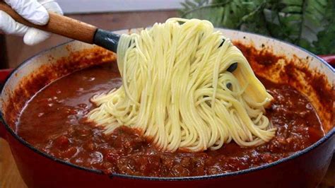 Non hai mai assaggiato una ricetta di spaghetti così appetitosa e invitante