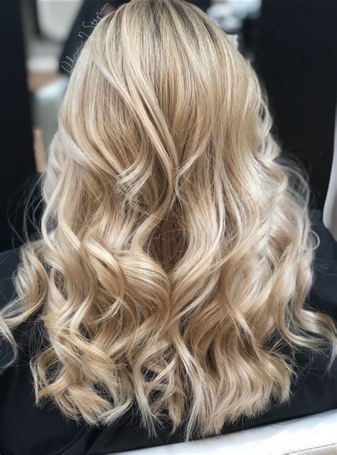 Platinum Creamy Vanilla Blonde Hair