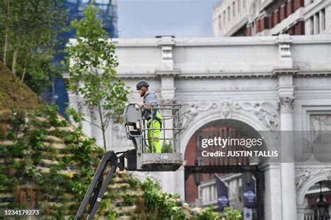 312 Marble Arch Mound Stock Photos, High-Res Pictures, and Images ...