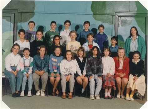 Photo de classe 6ème C de 1990 Collège Jeanne D arc Copains d avant