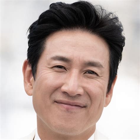 A Seul Trovato Morto Lee Sun Kyun Attore Celebre Per Aver Recitato In