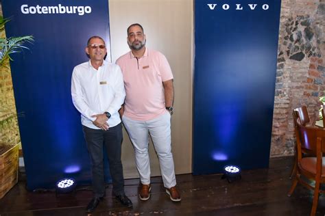 Giro De Fotos Ceo Global E Executivos Da Volvo Participam De Almoço