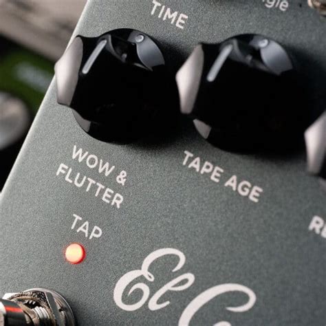 whats   reverb  delay pedal   bax