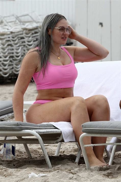 Iskra Lawrence In Pink Bikini At The Beach In Miami Florida