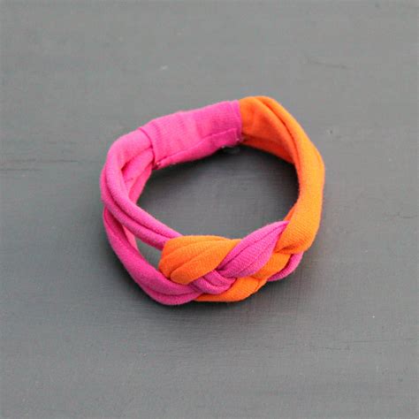 Tutorial Knotted Bracelet Made From Recycled Fabric Dollar Store Crafts