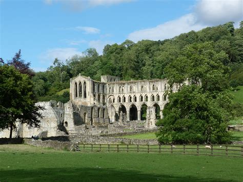 Rievaulx Abbey walk | Where2Walk