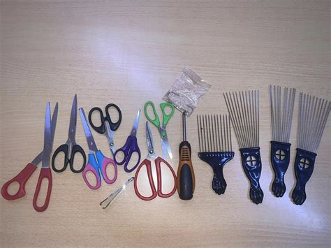 scherpe voorwerpen bij scholieren coronie aangetroffen tijdens controle