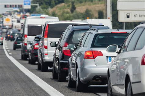 Al Via Il Ponte Del Aprile Traffico Da Bollino Rosso Milioni Di