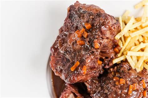 Un Rabo De Toro Al Vino Tinto Exquisito