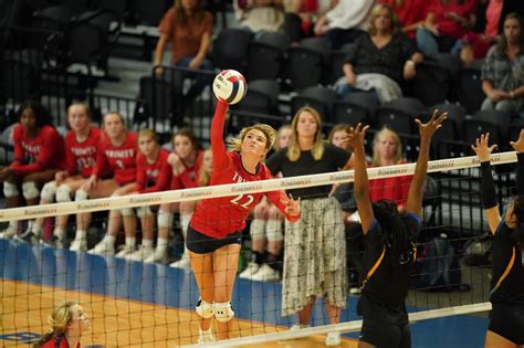 See how this Alabama high school volleyball coach led her team to a 20 ...